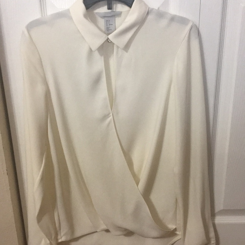 Blouse with long sleeve